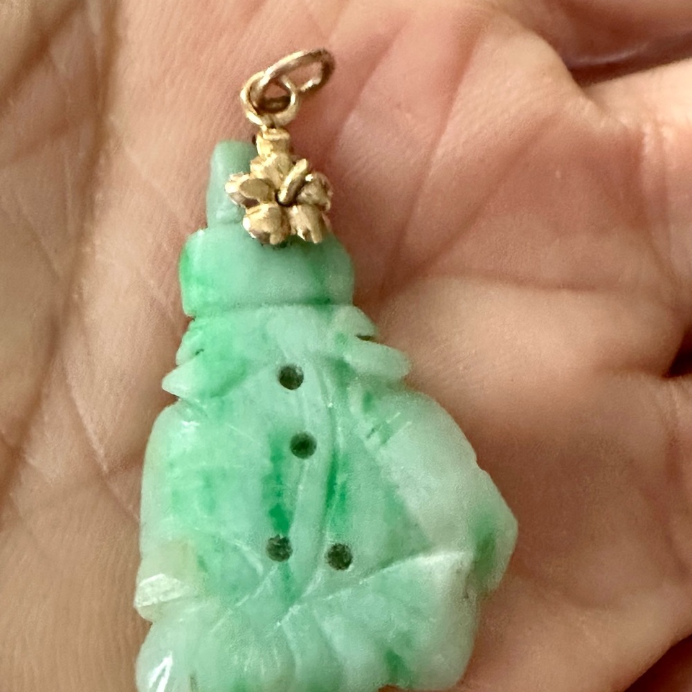 Green natural Jade Pendant 18K Gold